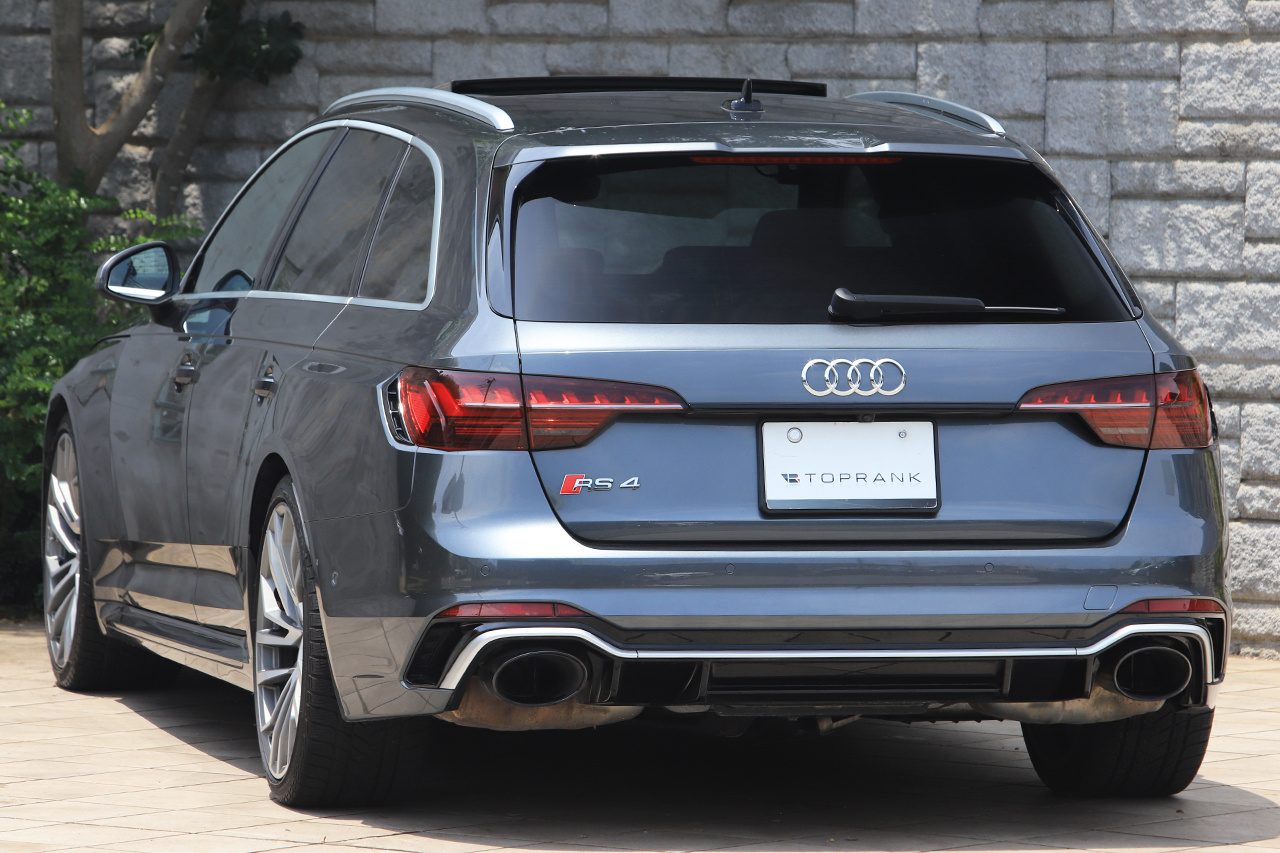 2021 Audi RS4 AVANT 