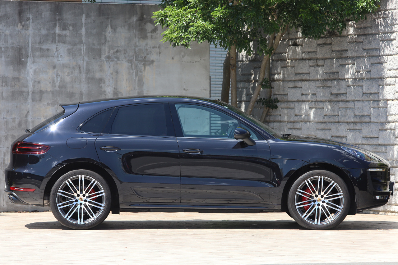 2018 Porsche MACAN 