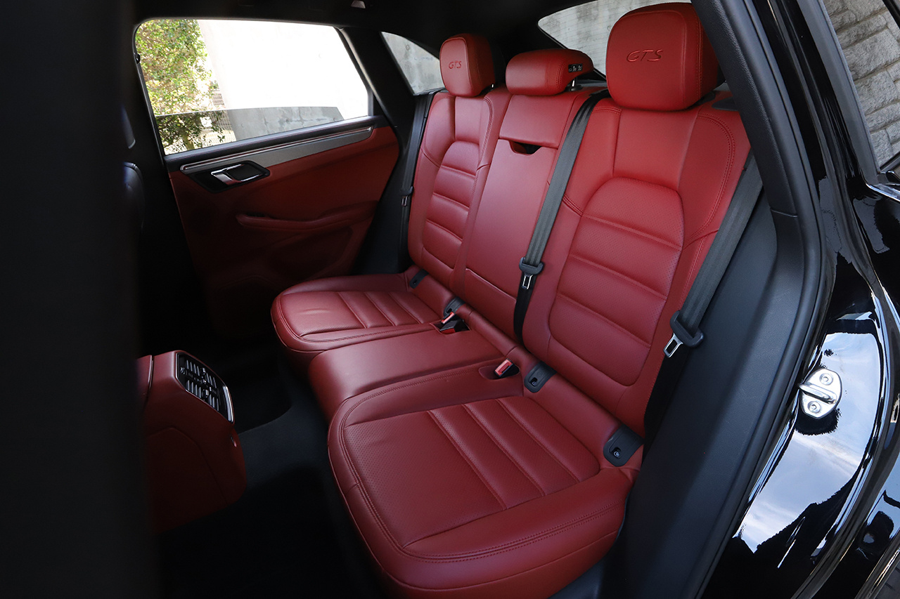 2018 Porsche MACAN 