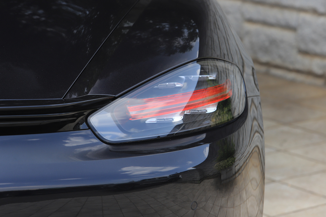 2020 Porsche 718 BOXSTER 