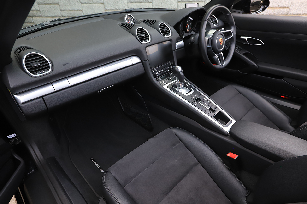 2020 Porsche 718 BOXSTER 