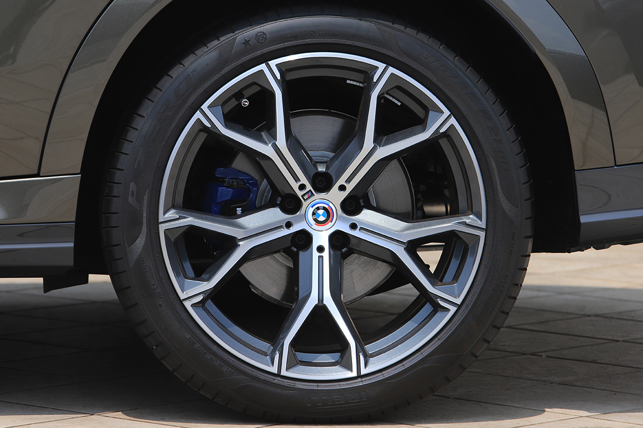 2023 BMW X6 