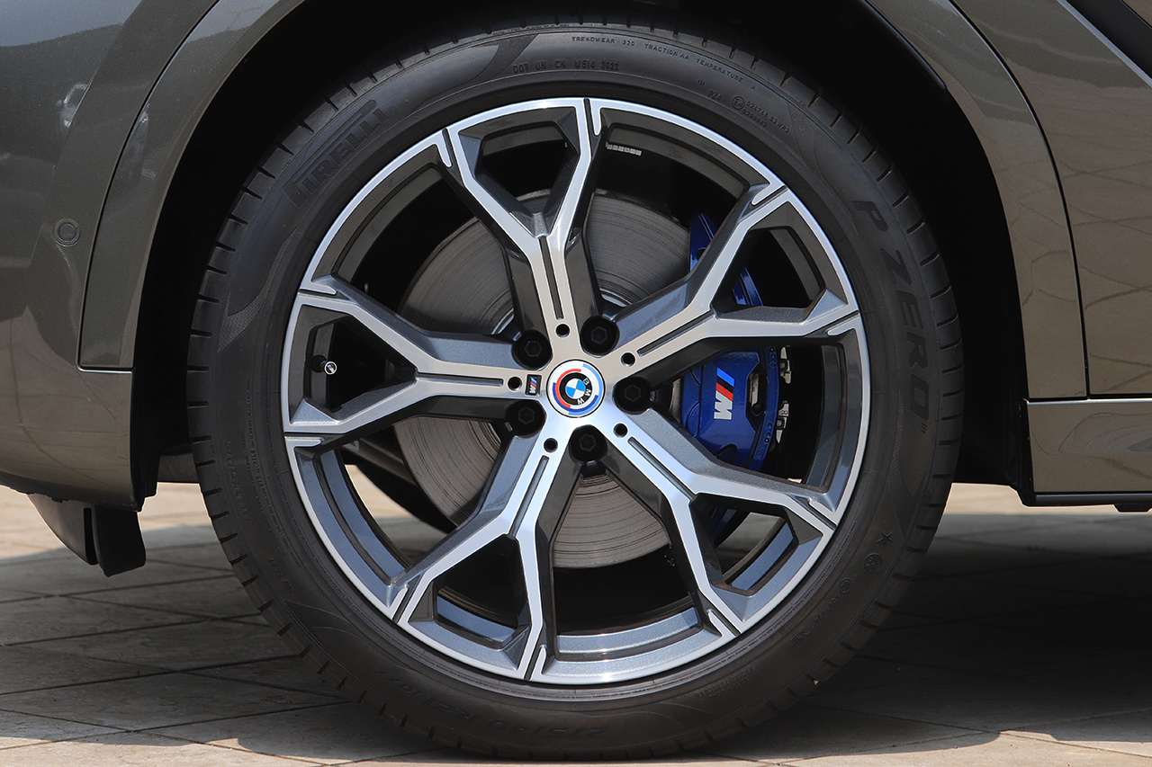 2023 BMW X6 