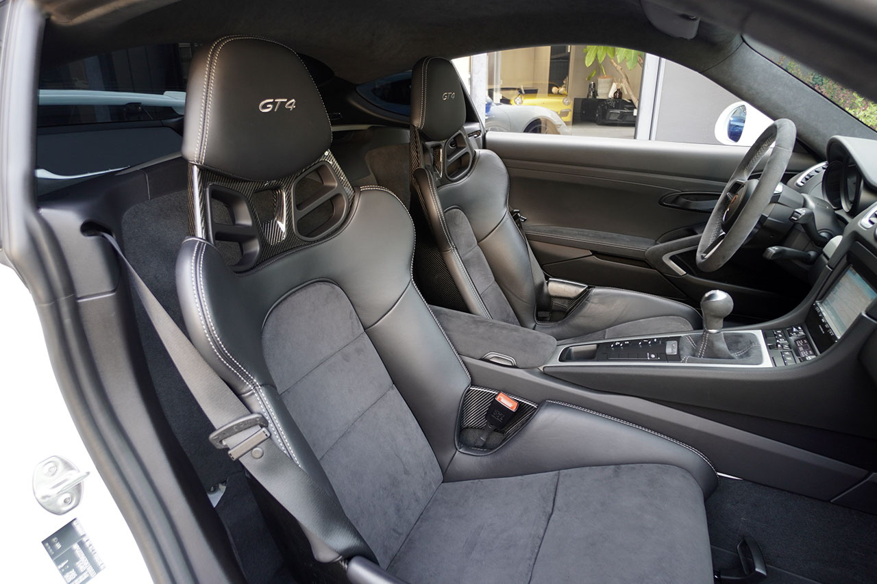 2016 Porsche CAYMAN 
