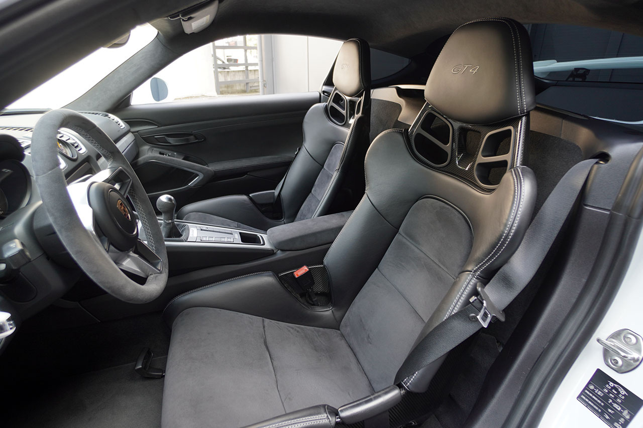 2016 Porsche CAYMAN 