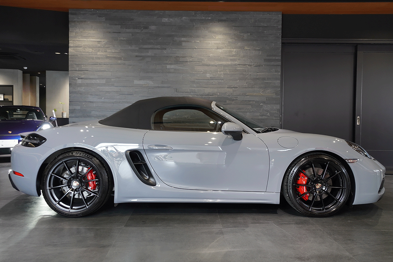 2023 Porsche 718 BOXSTER 