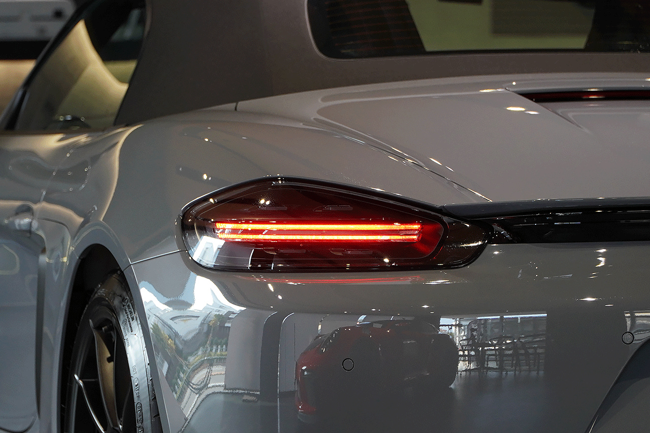 2023 Porsche 718 BOXSTER 