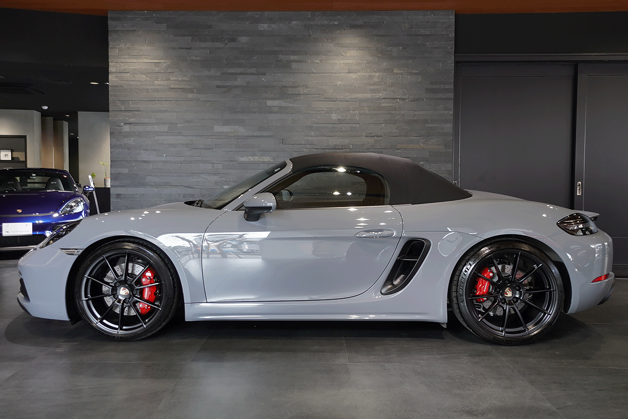 2023 Porsche 718 BOXSTER 