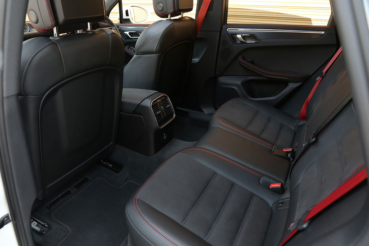 2021 Porsche MACAN null