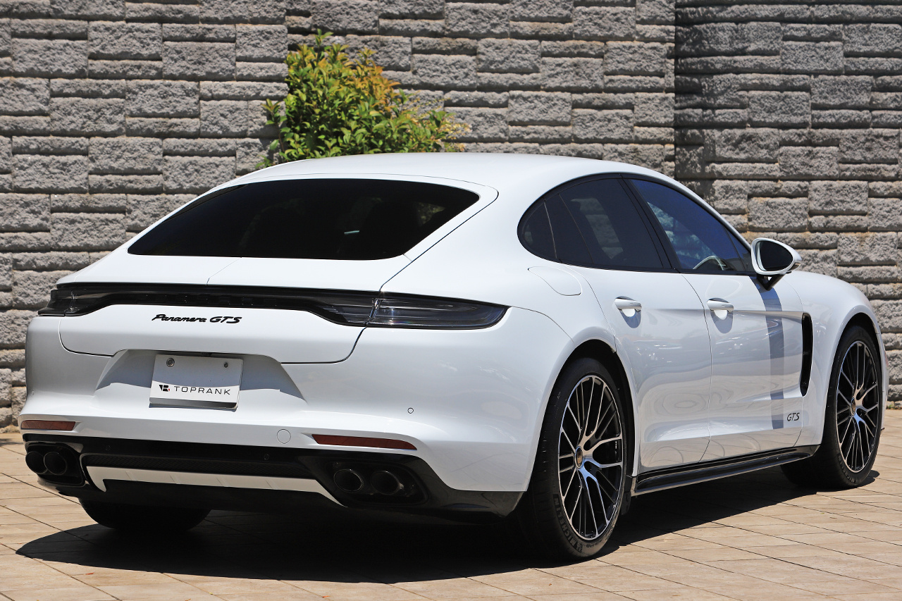 2021 Porsche PANAMERA null