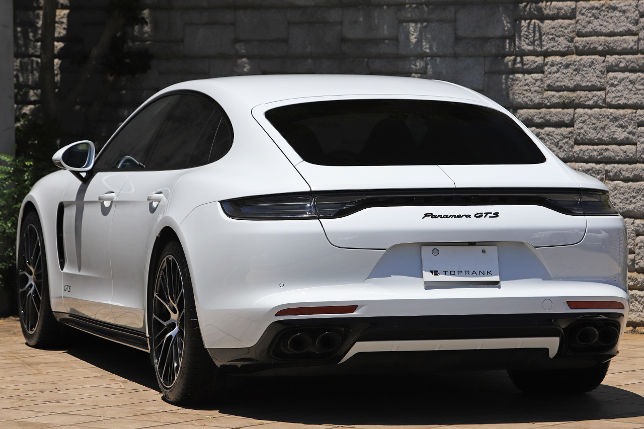2021 Porsche PANAMERA null