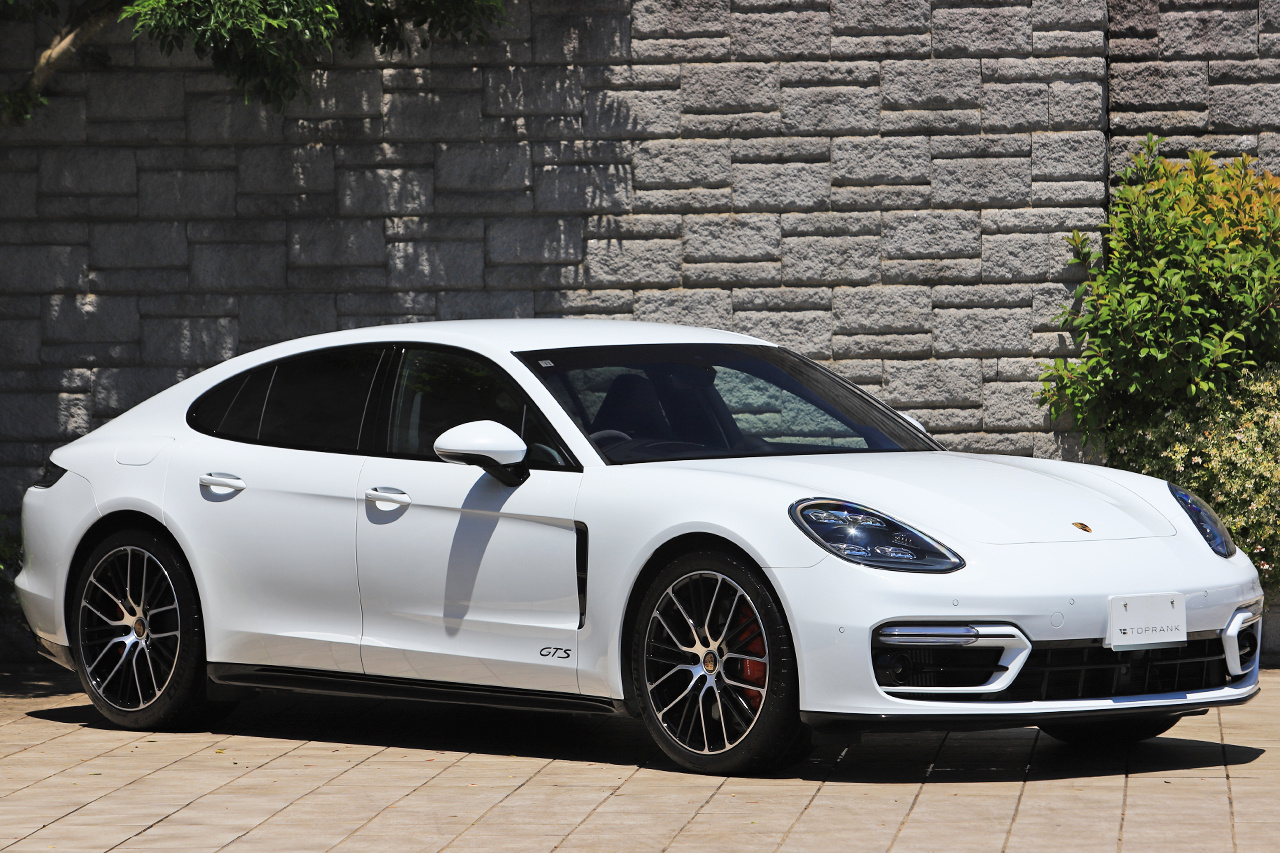 2021 Porsche PANAMERA null