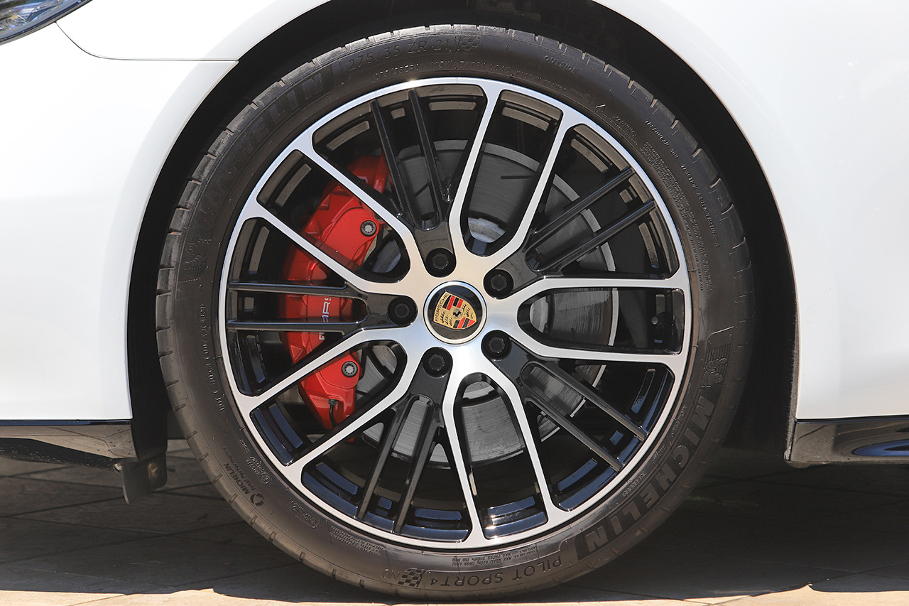 2021 Porsche PANAMERA null