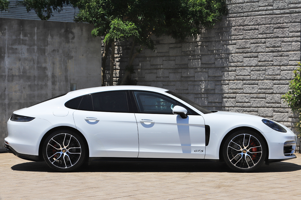 2021 Porsche PANAMERA null