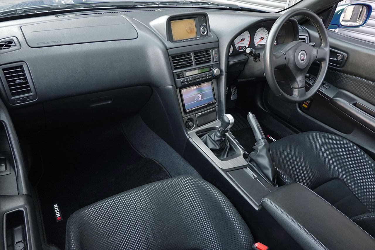 2002 Nissan SKYLINE GT-R BNR34 R34 Skyline GT-R V-SPEC II, NISMO Side Skirts/Rear Under Spoiler/LMGT4 18 inch Wheels