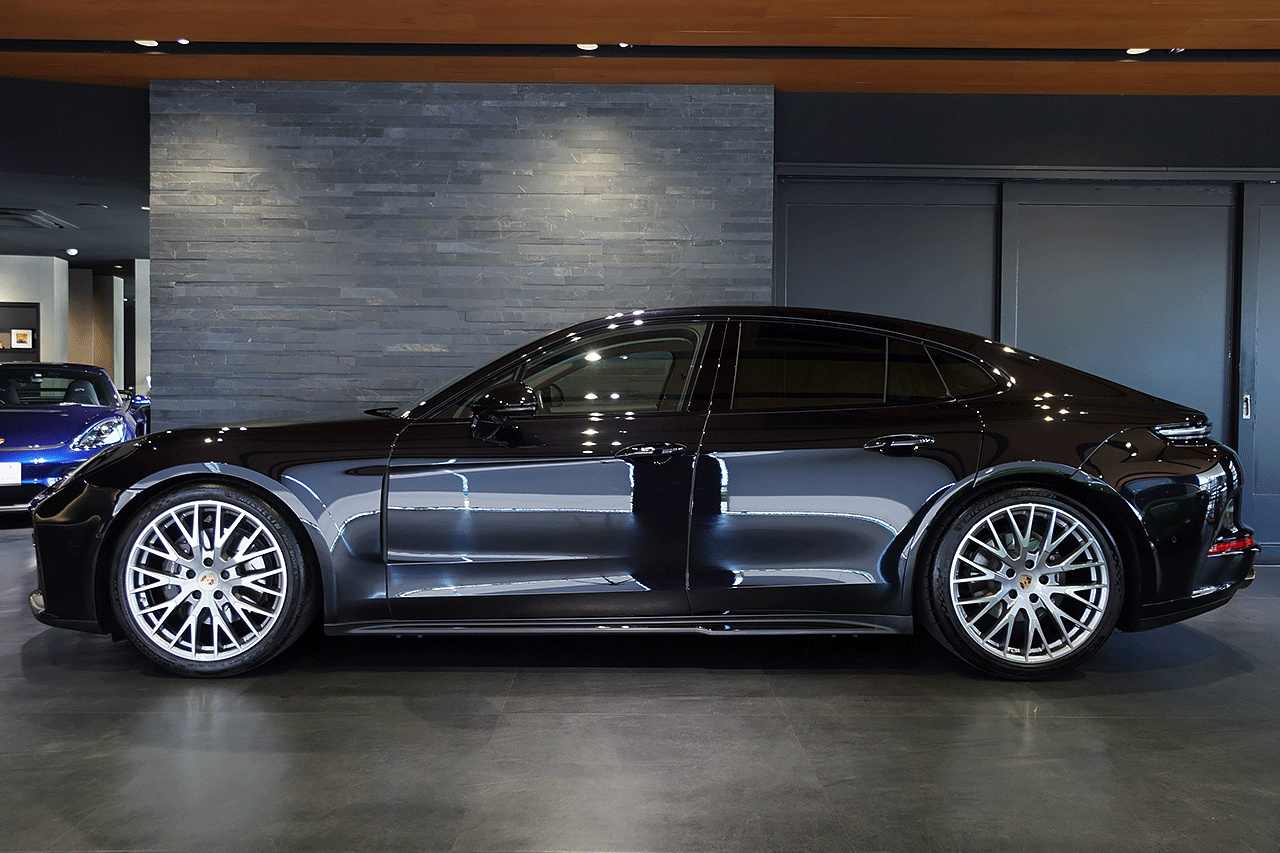 2024 Porsche PANAMERA 