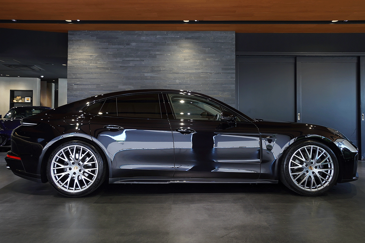 2024 Porsche PANAMERA 