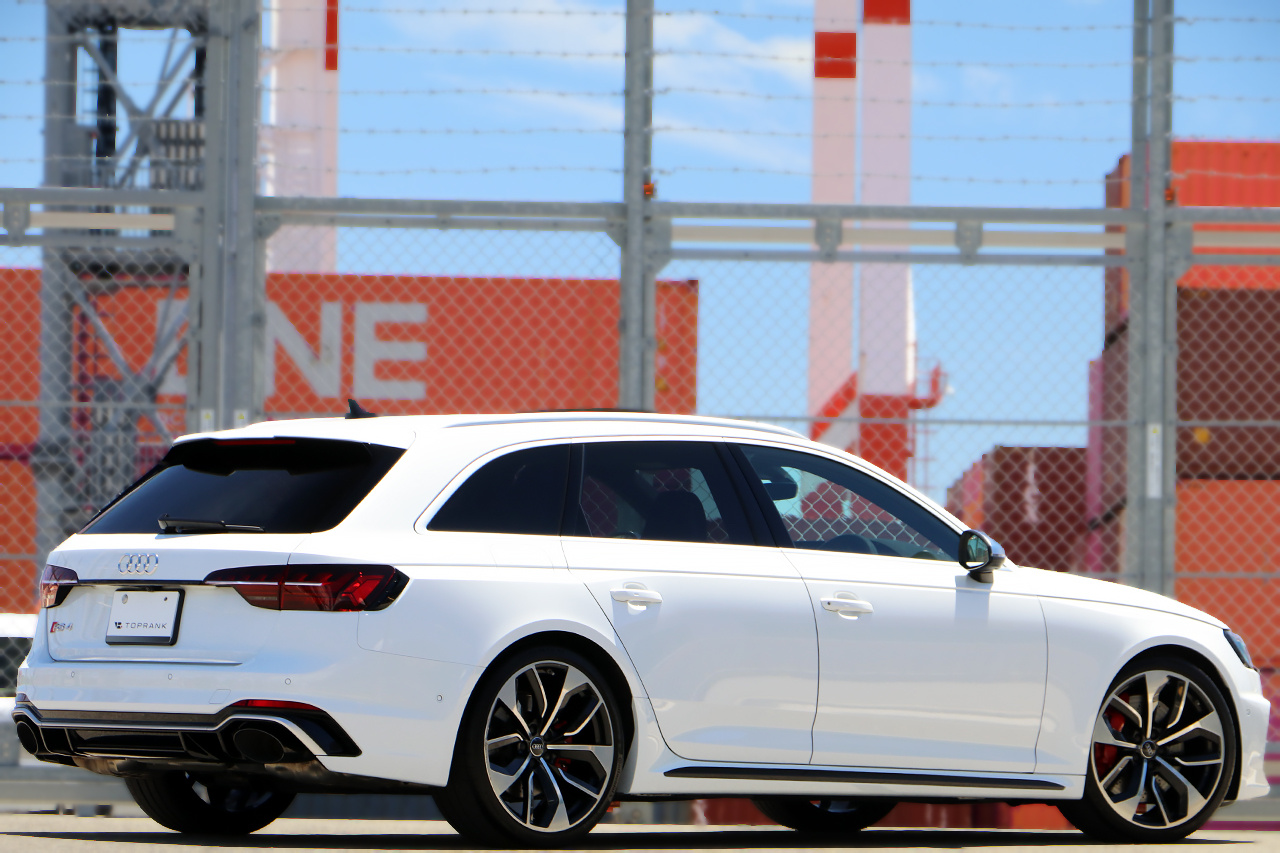 2021 Audi RS4 AVANT 