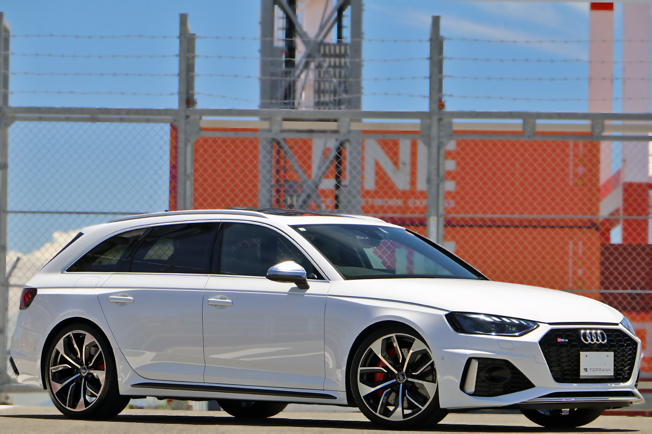 2021 Audi RS4 AVANT 