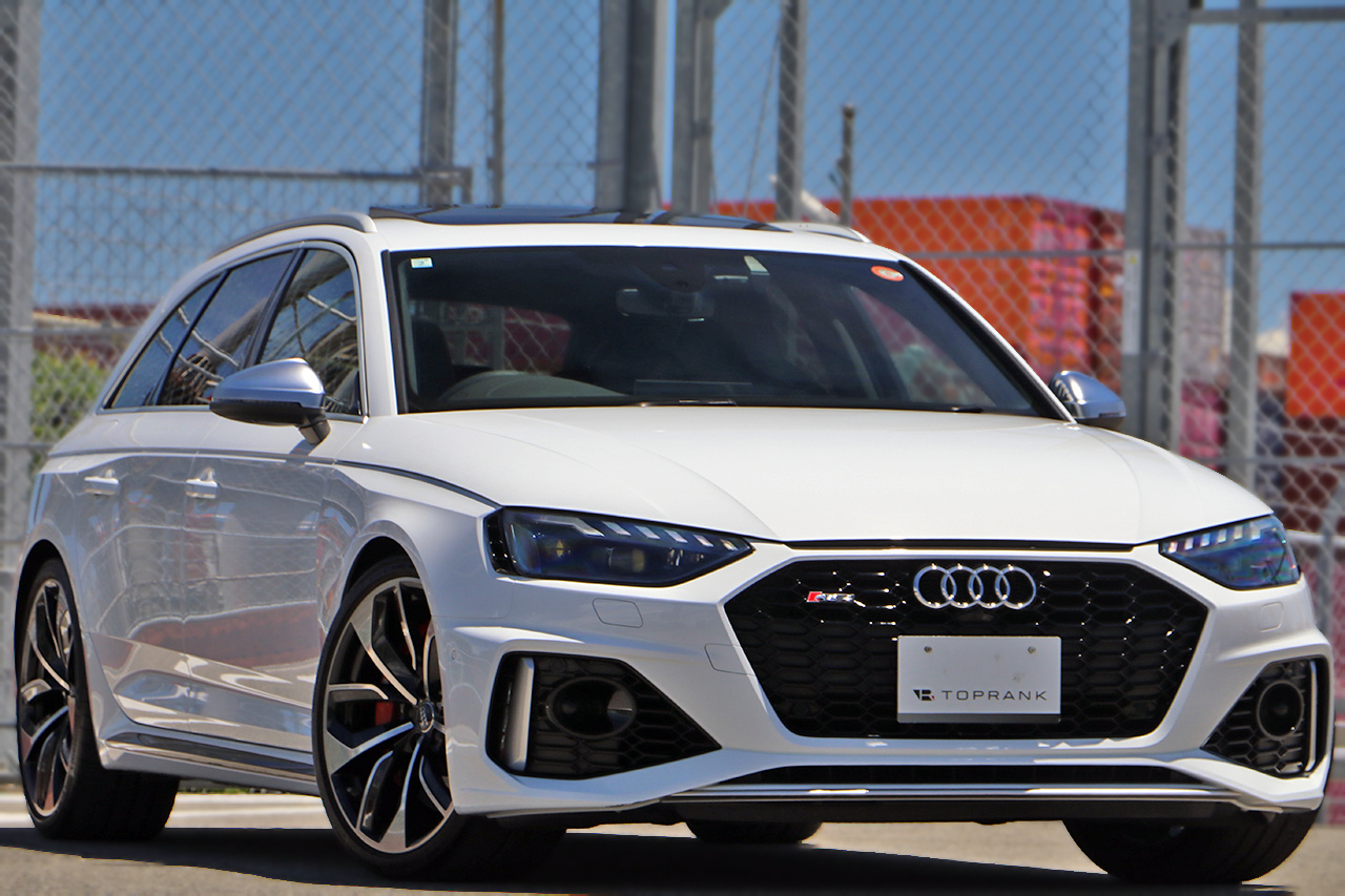 2021 Audi RS4 AVANT 