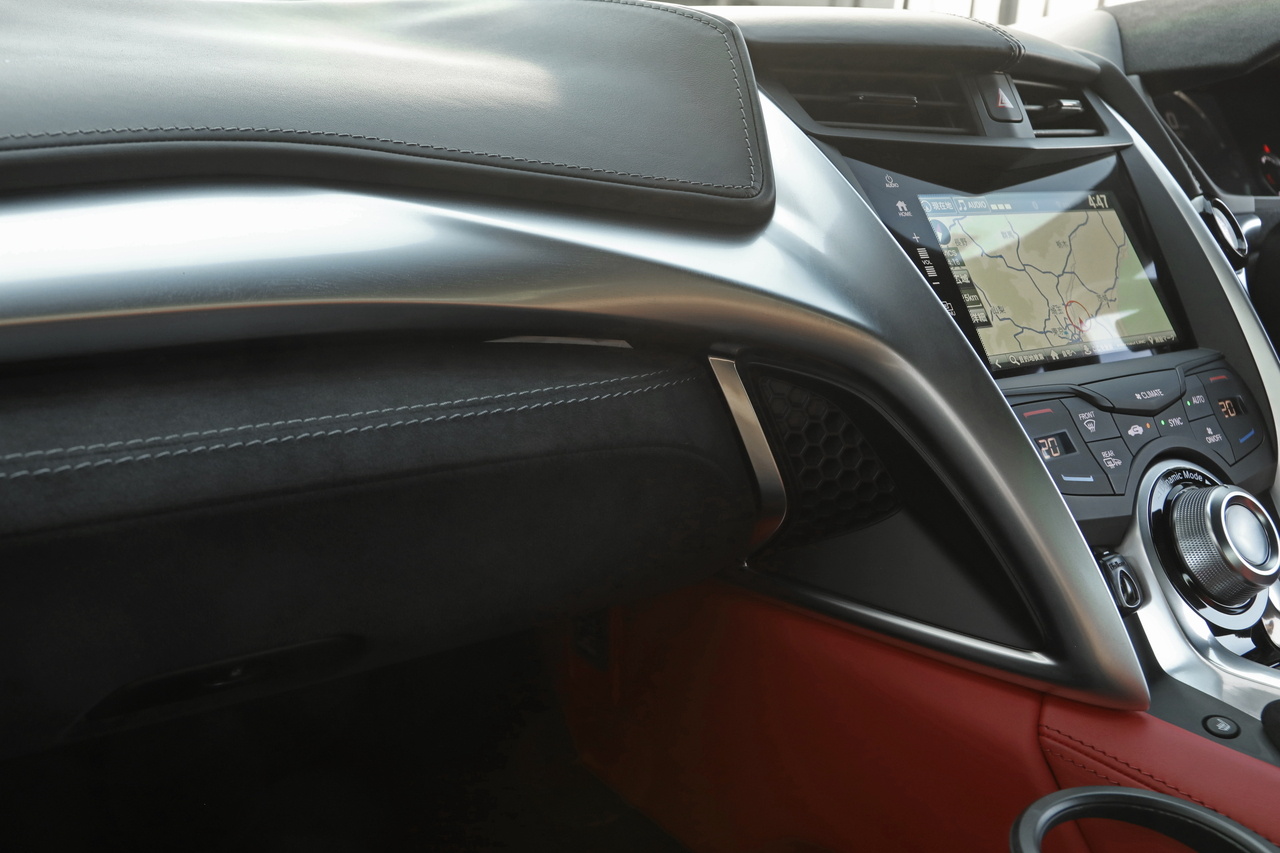 2017 Honda NSX NC1 Carbon-ceramic brakes, Alcantara seats, Carbon Roof