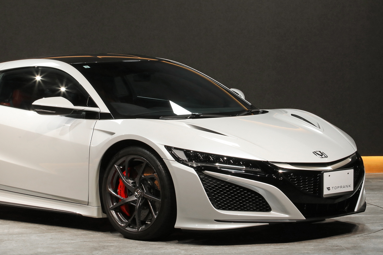 2017 Honda NSX NC1 Carbon-ceramic brakes, Alcantara seats, Carbon Roof