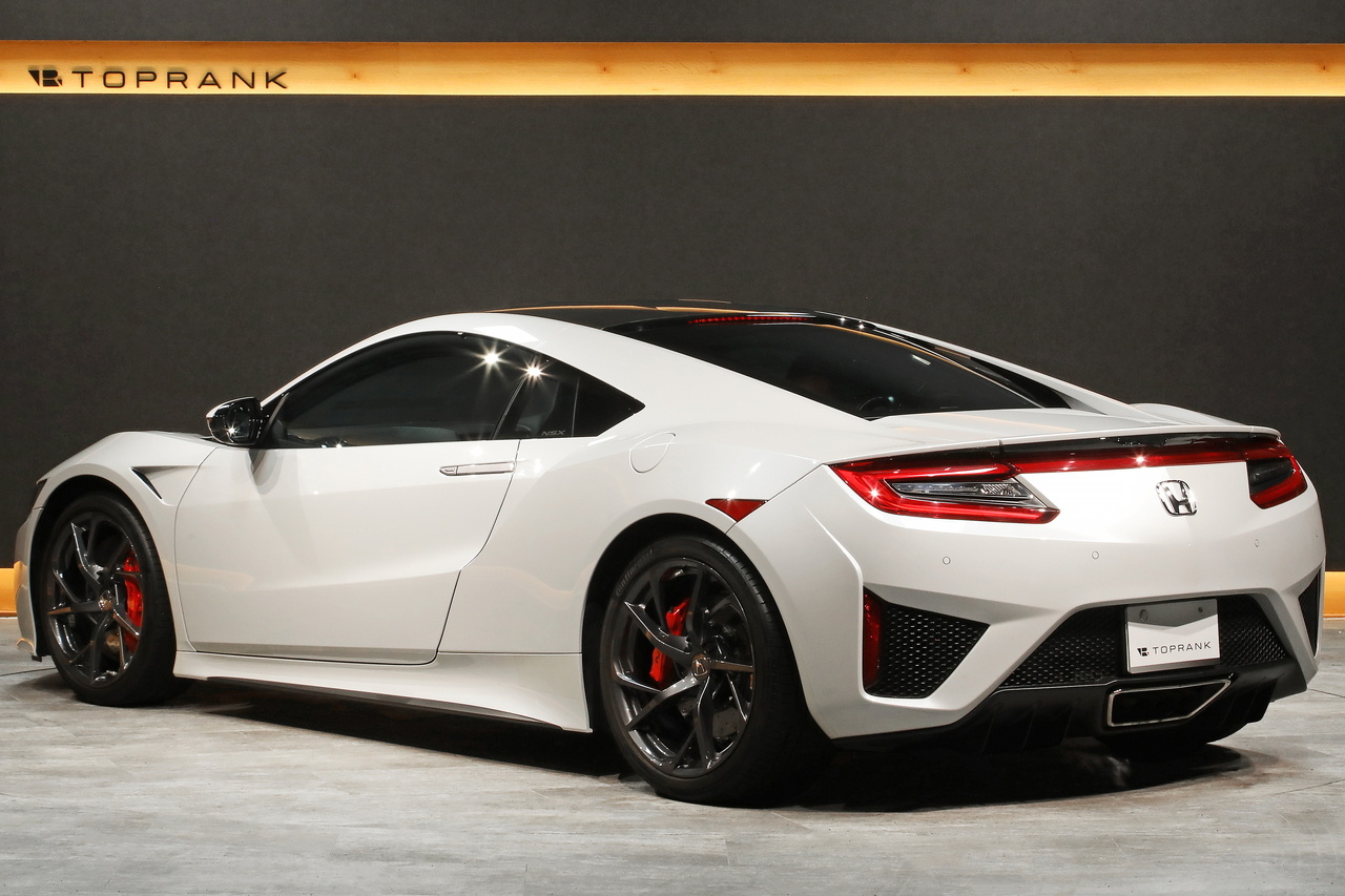 2017 Honda NSX NC1 Carbon-ceramic brakes, Alcantara seats, Carbon Roof