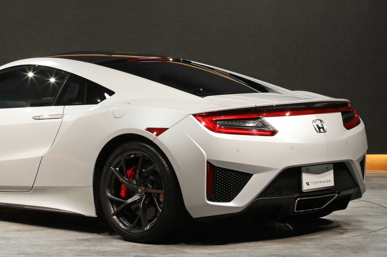 2017 Honda NSX NC1 Carbon-ceramic brakes, Alcantara seats, Carbon Roof