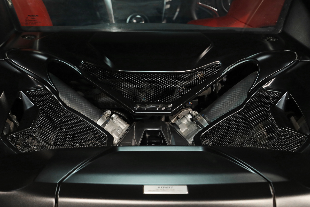 2017 Honda NSX NC1 Carbon-ceramic brakes, Alcantara seats, Carbon Roof