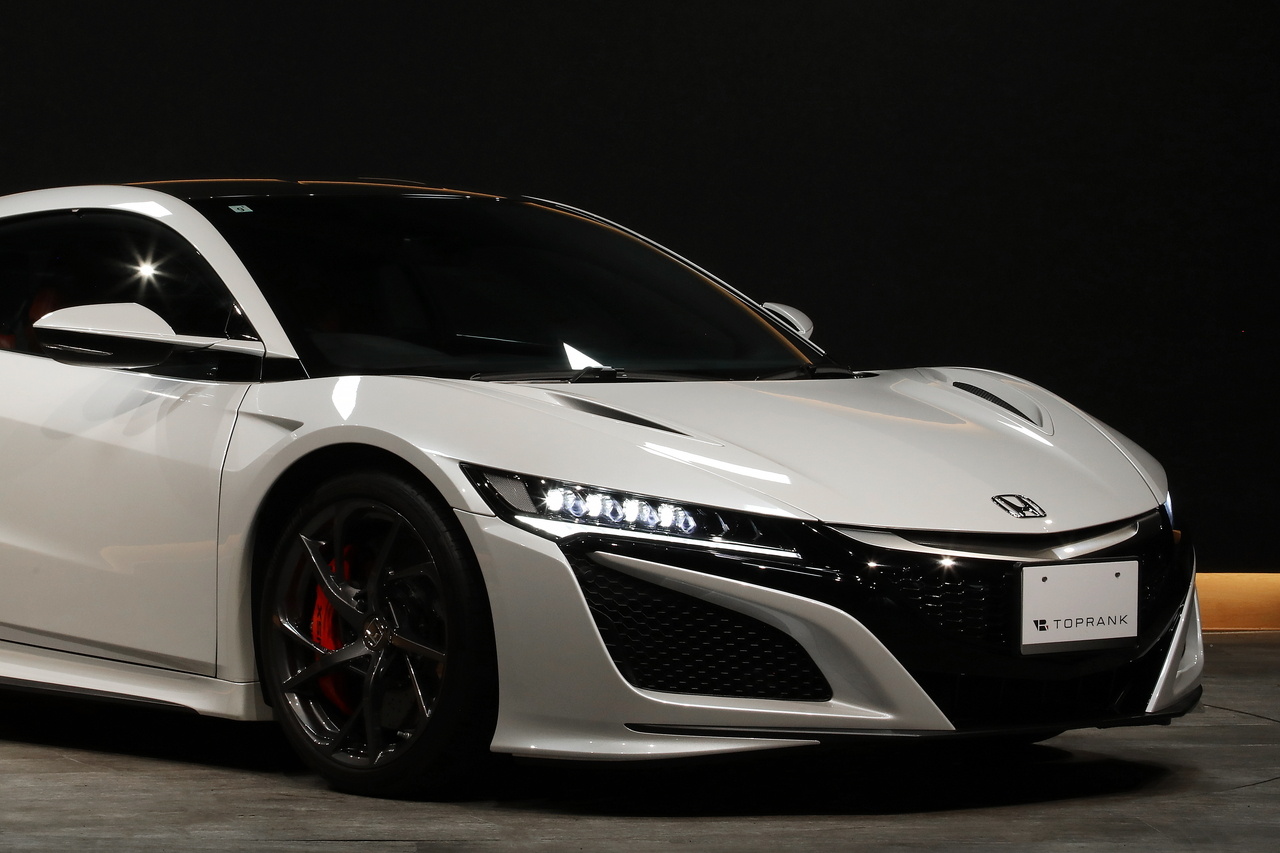 2017 Honda NSX NC1 Carbon-ceramic brakes, Alcantara seats, Carbon Roof