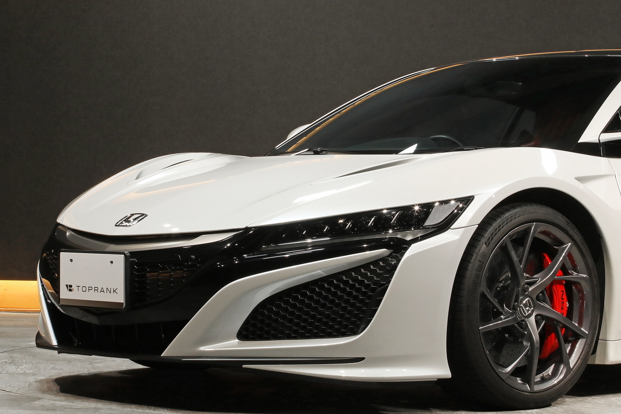 2017 Honda NSX NC1 Carbon-ceramic brakes, Alcantara seats, Carbon Roof