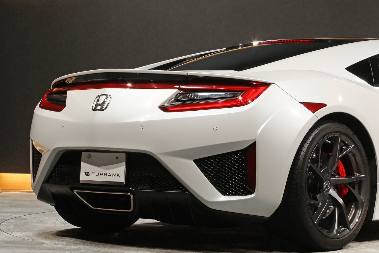 2017 Honda NSX NC1 Carbon-ceramic brakes, Alcantara seats, Carbon Roof