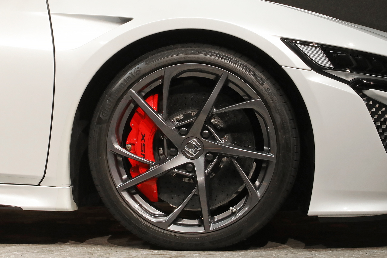 2017 Honda NSX NC1 Carbon-ceramic brakes, Alcantara seats, Carbon Roof