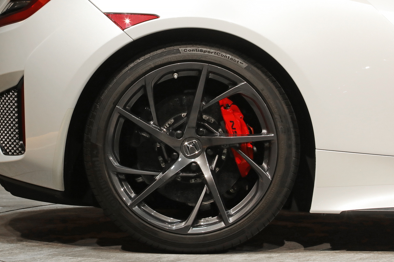 2017 Honda NSX NC1 Carbon-ceramic brakes, Alcantara seats, Carbon Roof