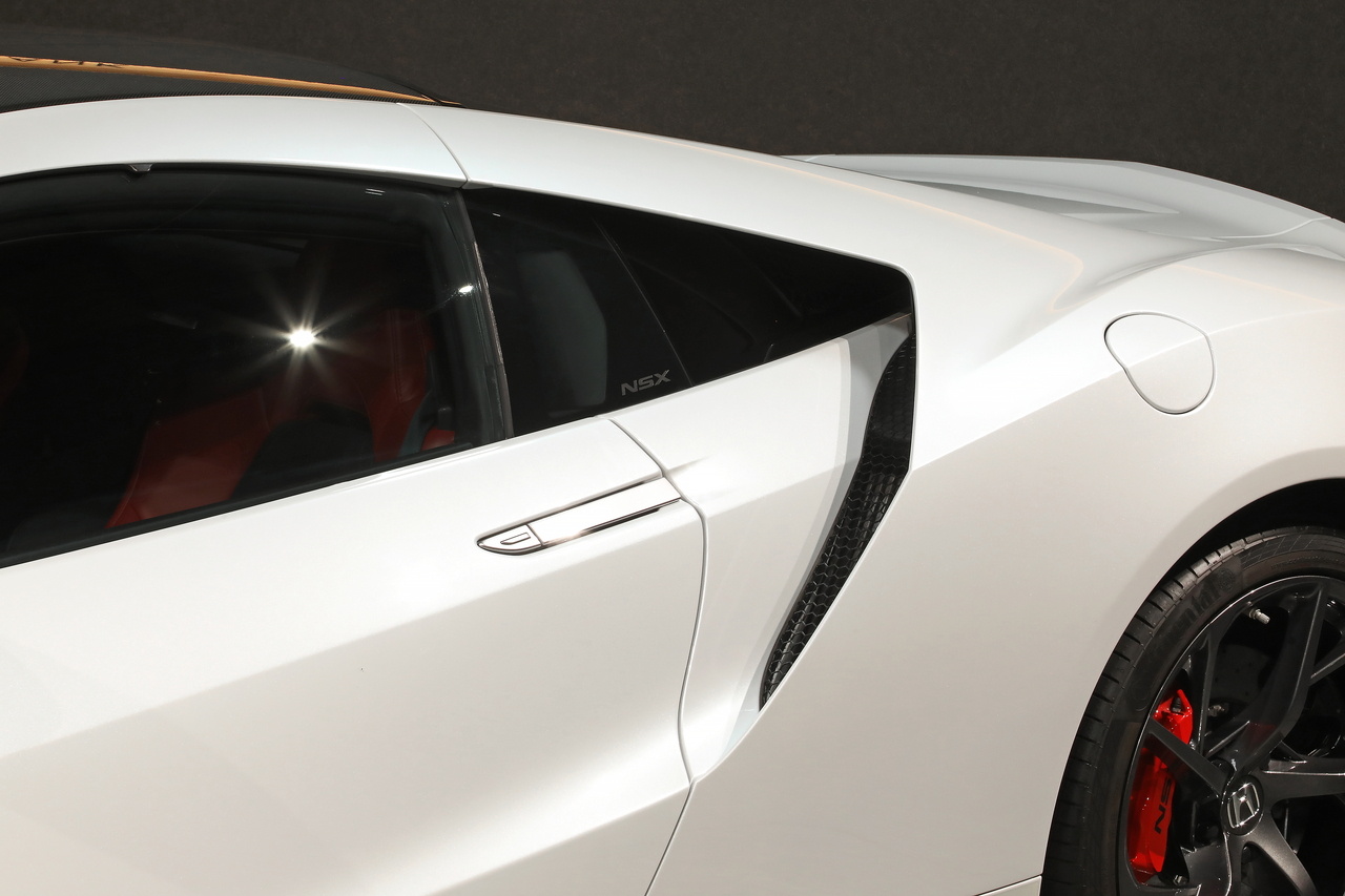 2017 Honda NSX NC1 Carbon-ceramic brakes, Alcantara seats, Carbon Roof
