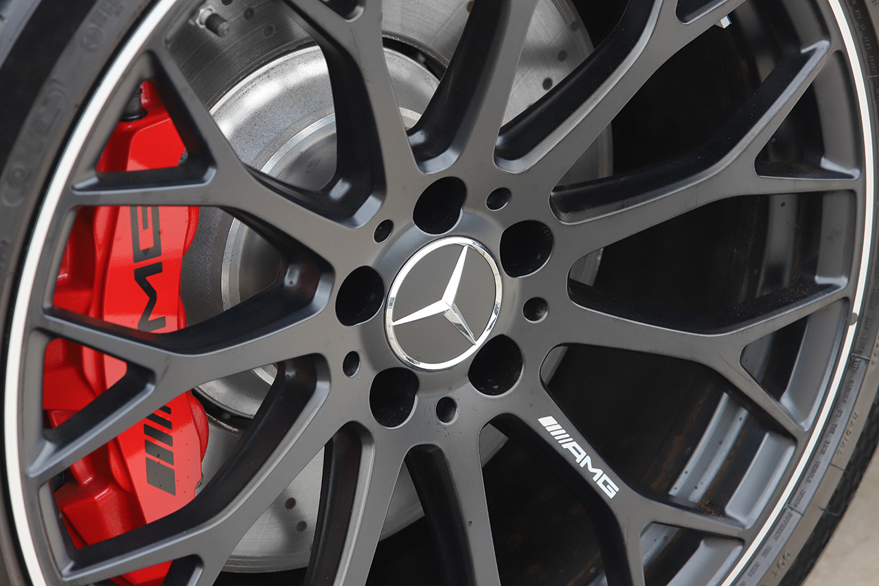 2025 Mercedes-AMG C CLASS null