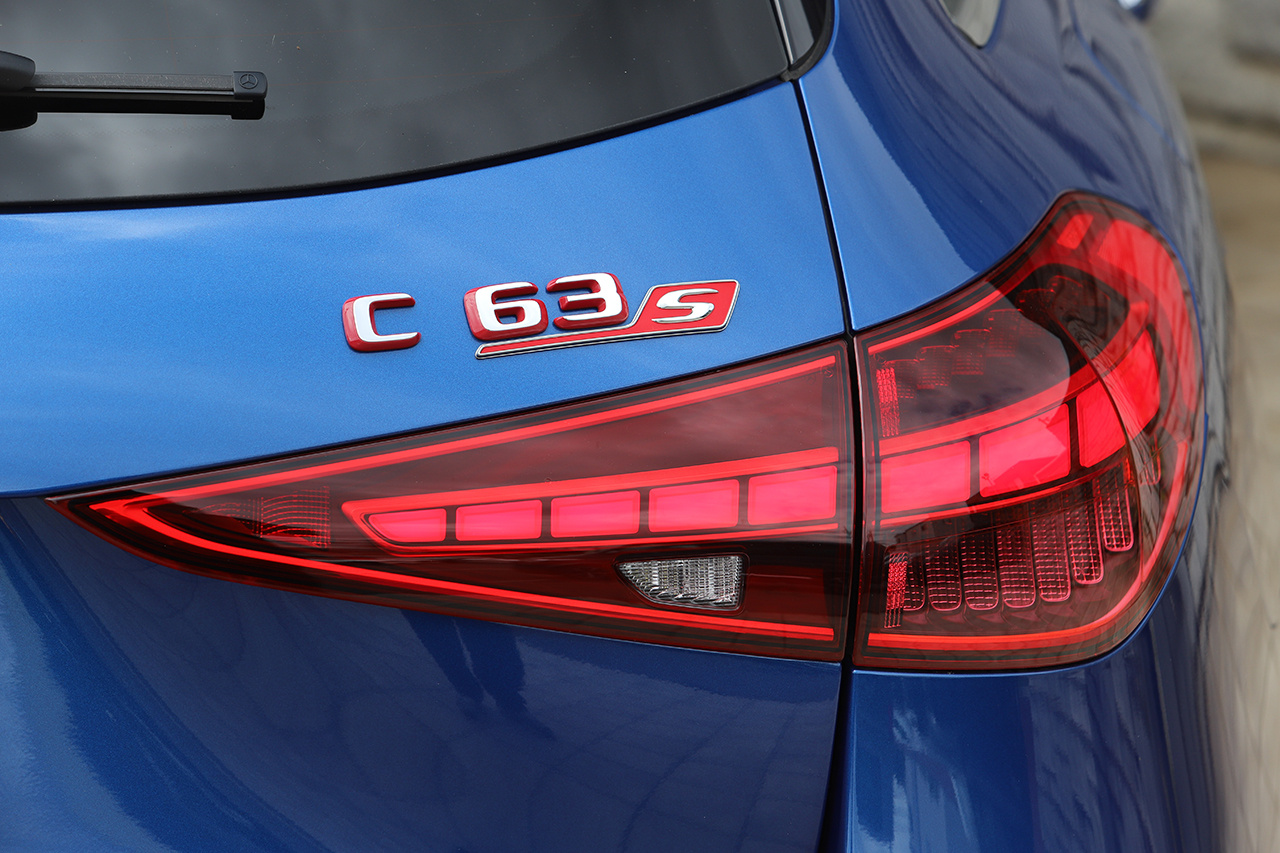 2025 Mercedes-AMG C CLASS null