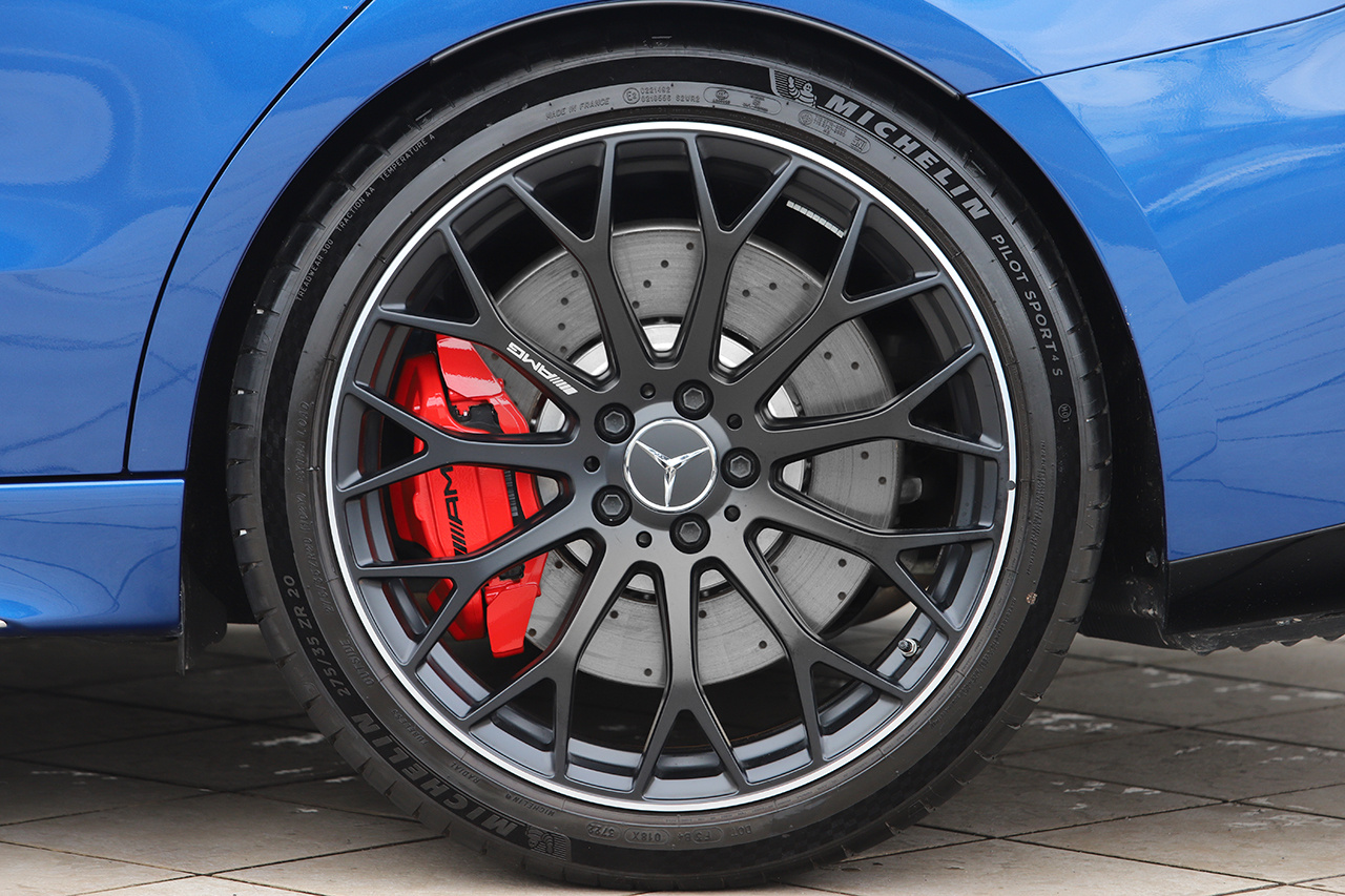 2025 Mercedes-AMG C CLASS null