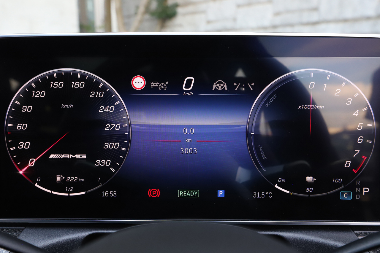2025 Mercedes-AMG C CLASS null