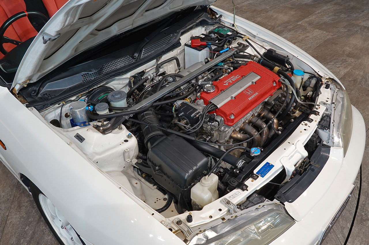 1996 Honda INTEGRA TYPE R DC2 Integra Type-R, Aftermarket Exahust Manifold, Muffler, OMP Steering Wheel