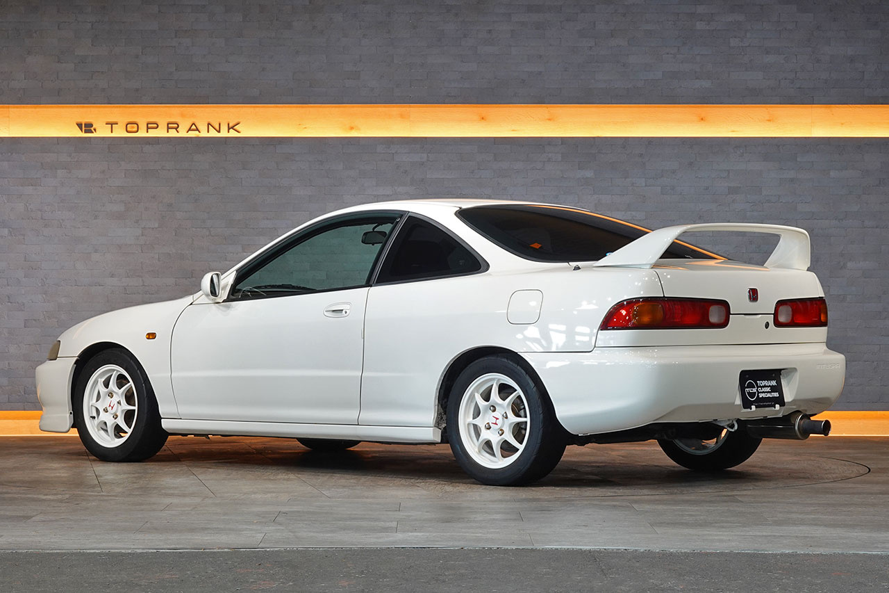1996 Honda INTEGRA TYPE R DC2 Integra Type-R, Aftermarket Exahust Manifold, Muffler, OMP Steering Wheel
