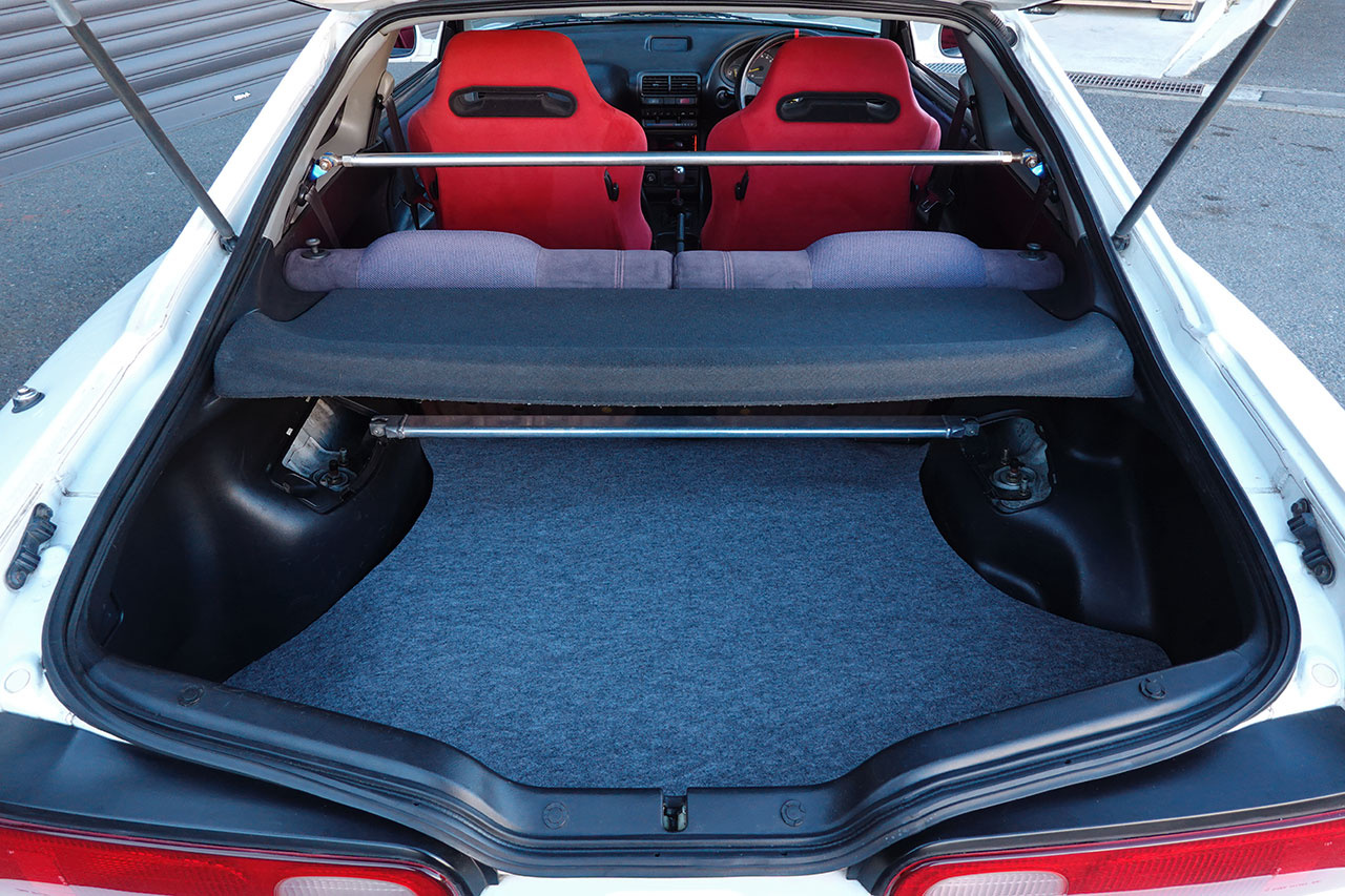 1996 Honda INTEGRA TYPE R DC2 Integra Type-R, Aftermarket Exahust Manifold, Muffler, OMP Steering Wheel