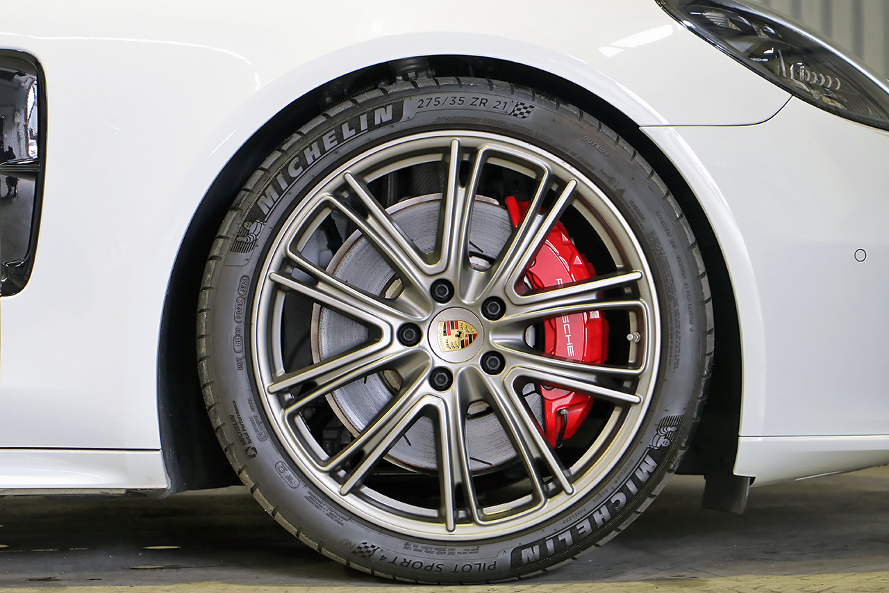2020 Porsche PANAMERA 