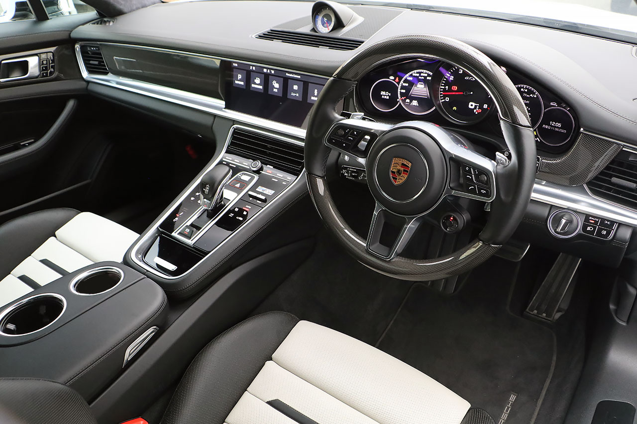 2020 Porsche PANAMERA 