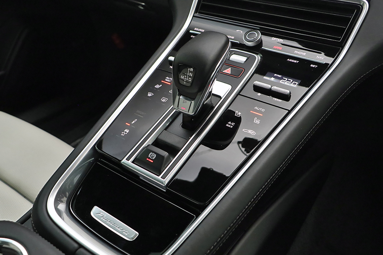 2020 Porsche PANAMERA 