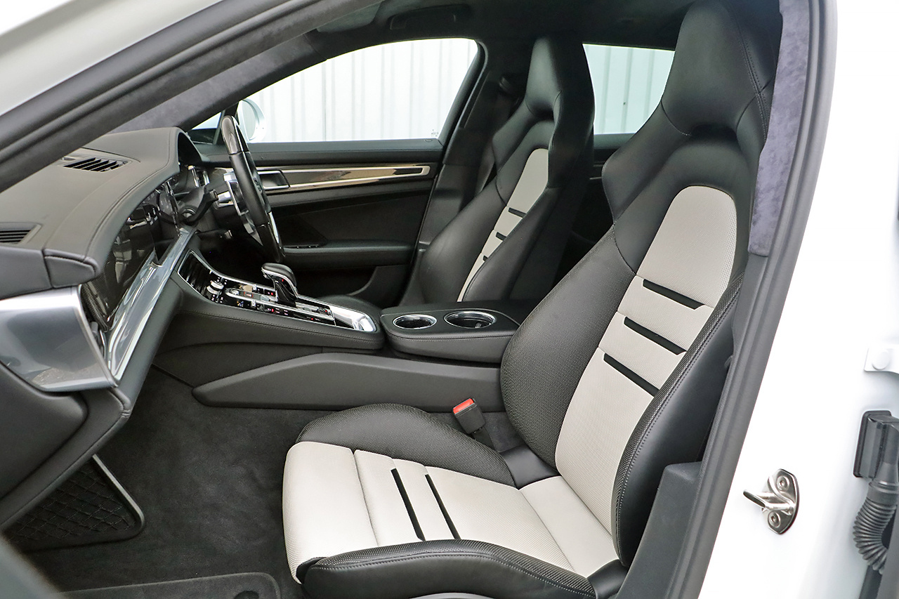 2020 Porsche PANAMERA 