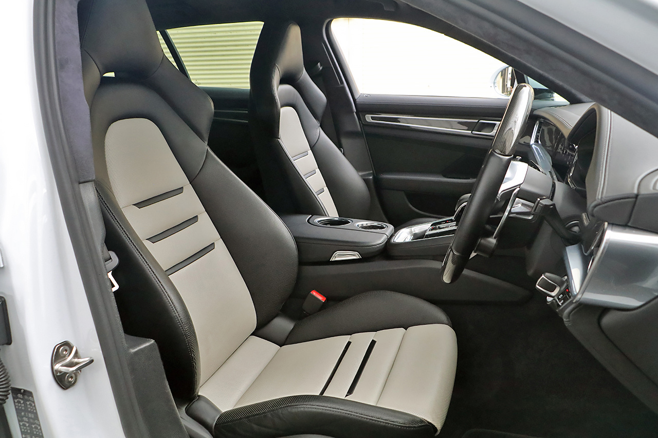 2020 Porsche PANAMERA 