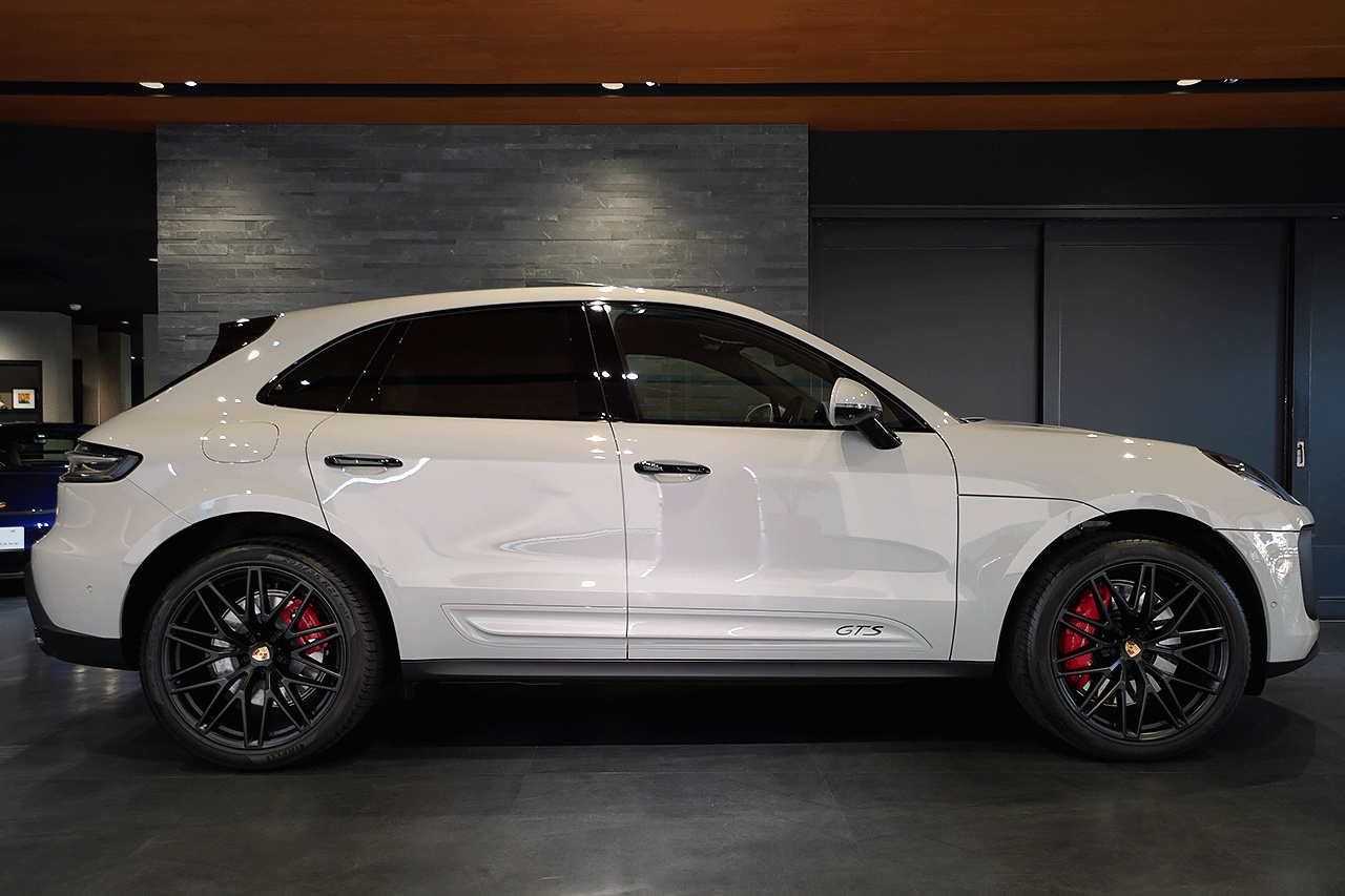 2024 Porsche MACAN null