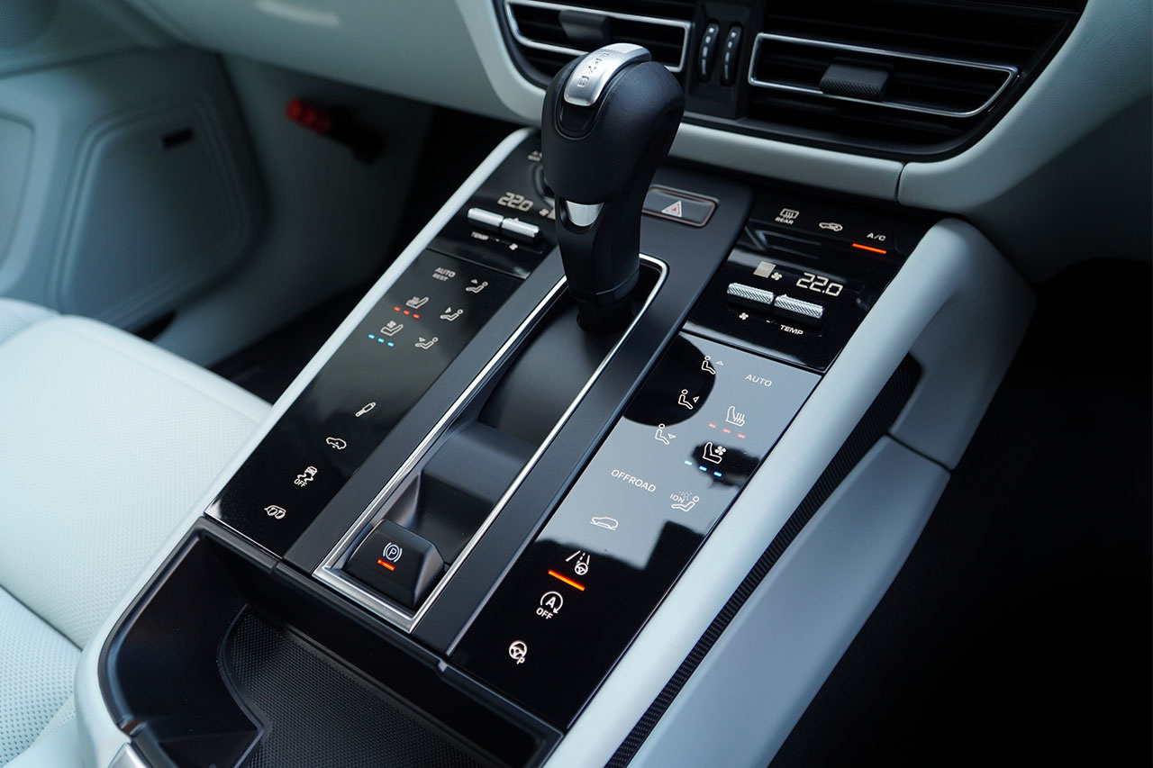 2024 Porsche MACAN null