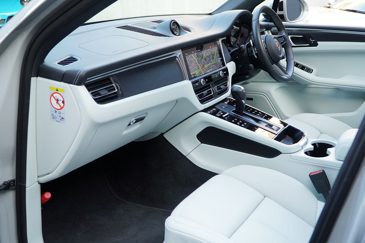 2024 Porsche MACAN null